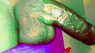 Enthülle die mysteriöse Geschichte des Jungen, der den betrügerischen Methoden seiner eigenen Hände zum Opfer fiel, der es liebte, zu masturbieren