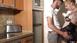 Amazing blowjob from Busty Perla Rubia to her friend in the kitchen