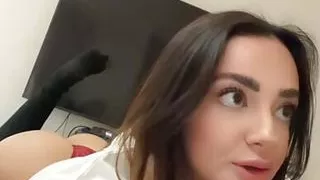 This pink sex toy feels so good on my pussy!