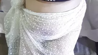 Hot Pakistani desi MYLF fucked hard by a village farmer after dirty talking with him in a hotel and cum inside her pussy