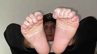 enjoy these stinky sweaty feet and worship your masterP