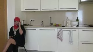 Lebanese sharmota wants a big dick to fuck her asshole