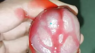 Cremiges Sperma mit rotem Hershey