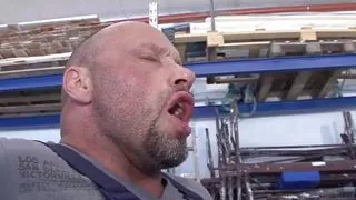 Granny penetrated her pussy in the workshop by her