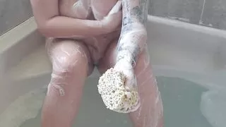 Rub-her-Dub in the Bath Tub