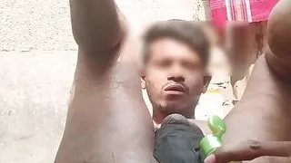 Indischer Schwuler fingert Arschloch mit Öl, schwules Paar fickt Hardcore im Bad, desi Paar anal saugen, anal ficken