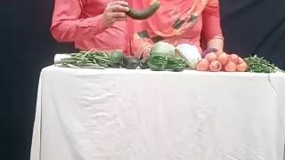 Sabji vechne Waali ko khule bazaar mein hi chod diya, real indian desi kaand video