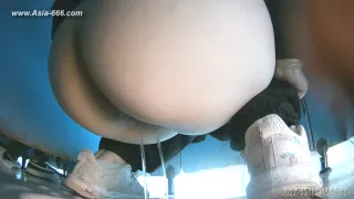 chinese girls go to toilet.296