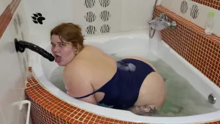 Bbw Cutie Big Ass Worship In A Bathtub With Oil