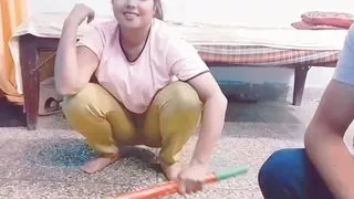 Meri wife bhut badi chuddo he use rojana land chaiye me ise chodte chodte thak gya hu. Xxx soniya bhabi