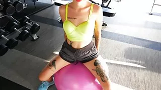 Amateur Thai MILF gym and big cock workout to keep her fit and in shape