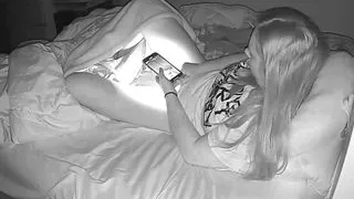 horny milf brings herself to a strong wet orgasm