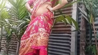 Bengali Desi Bhabhi Outdoor Chudai Devar Ke Saath red Saree main (Official Video By Villagesex91 )