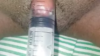 Mage clit eka loku karanna juice enakal gaththu athal. Clit pumping hurtful punishment for bad girl