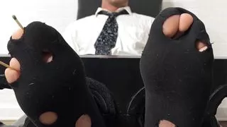 Well suited hunk Bronco endures tickling torment from DILF