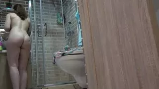 high definition  homemade video of my nude girlfriend freshening up in the