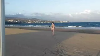 Long public wank at the beach