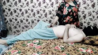 Khobsorat Bhabhi ne apnay Devar ka Lund Lia