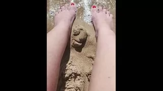 Pinky Pussy with Sand between her Toes
