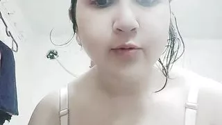 Wife change cloth in room