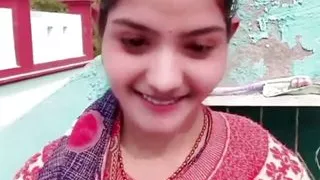 Indian sexy girl recorded video of cleaning her pussy hair on camera. Indian virgin girl Reshma bhabhi
