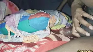 Indian girl fucked by uncle at bedroom, uncle ne bhatiji ko bed par choda, bhatiji ko ghodi banakar gand mara chacha ne