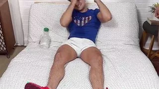 Hunky amateur stud got his feet and toes licked and sucked