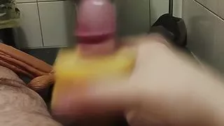 Ne cumming after deep dildoplay