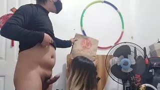 Kinantot sa puwet si ganda ng delivery boy - Anal fucked by lucky deliveryman - Pinay Lovers Ph