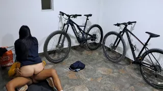 My Cousin Sucks My Dick While We Are In The Garage Pt3 She Knows How To Move In A Sensational Way
