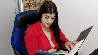 Beautiful lesbian boss licks her employee's pussy - Porn in Spanish