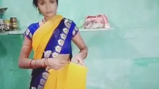 Bhabhi ji Saadi badal rahi thi devar ne dekh liya or chudai kar diya devar bhabhi ki Desi chudai video with YourPayal