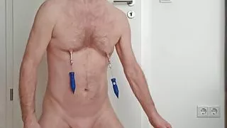 Blindfold nippleplay