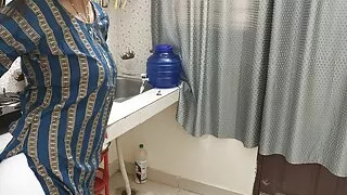 Indian Husband ne Kitchen main Biwi ko jabardasti khich ke Choda