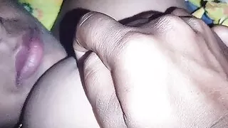 Bhabhi Milke boobs pressing by devar