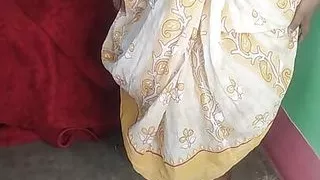 Indian horny Mommy pissing on the floor and squirting her pussy