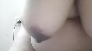 sexy samaiya hui naughty aur kapde uttar rahi hai...