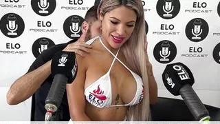 Karen jazmin shows her tits in the spicy room