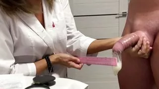 Mature cougar doctor vacuum cock medical examination semen analysis