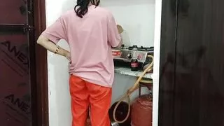 Khana bnane Vali ladki ko choda