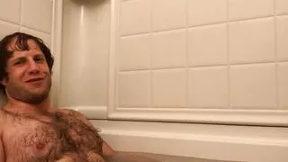Hairy Dude Farts In Tub Gay JOI