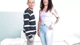 Amateur babe Sara Salamanca wants her very own weird experience with old-ass Don Jorge