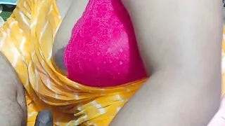 Sexy desi girl got sex ka maja liya by provoking her old boyfriend.