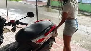I fuck my sexy neighbor when she was washing her motorcycle