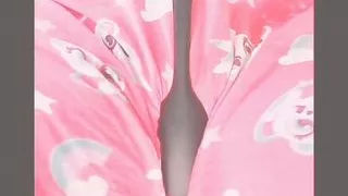 Hitting the pussy until it rips cum!