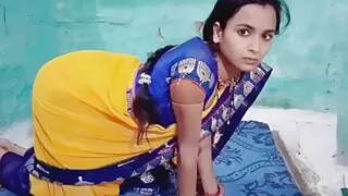 Aaj to Meri biwi ki gand faad di tel laga ke gand me daal diya mera mota land meri randi biwi chilla gayi anal sex video