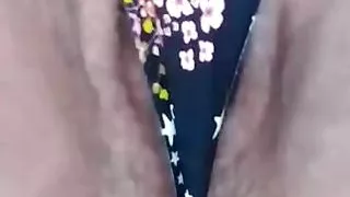 Guarda la mia figa da vicino