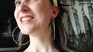 Deine Sitznachbarin lenkt dich waehrend der Mathestunde ab by Lou Nesbit, Lia Louise