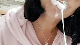 Mommy brushing in morning bbw chubby