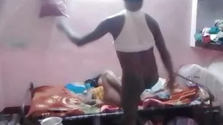 Wife ko khatiya per maje lekar khoob choda raat mein